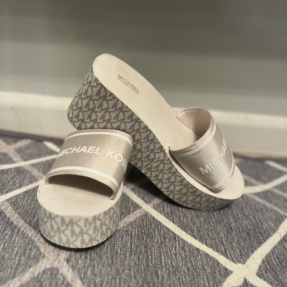 New Michael Kors Platform sandals